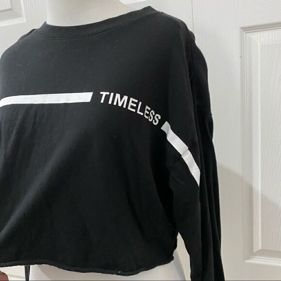 Forever 21 Black and White Cropped Long Sleeve Top - Picture 2 of 8